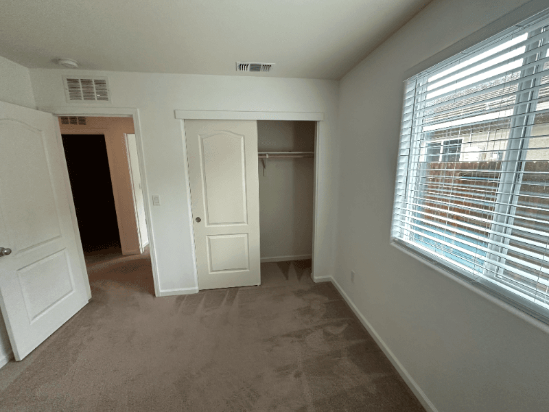 Plumas Lake Single Room: 1335 Meadow Ranch St