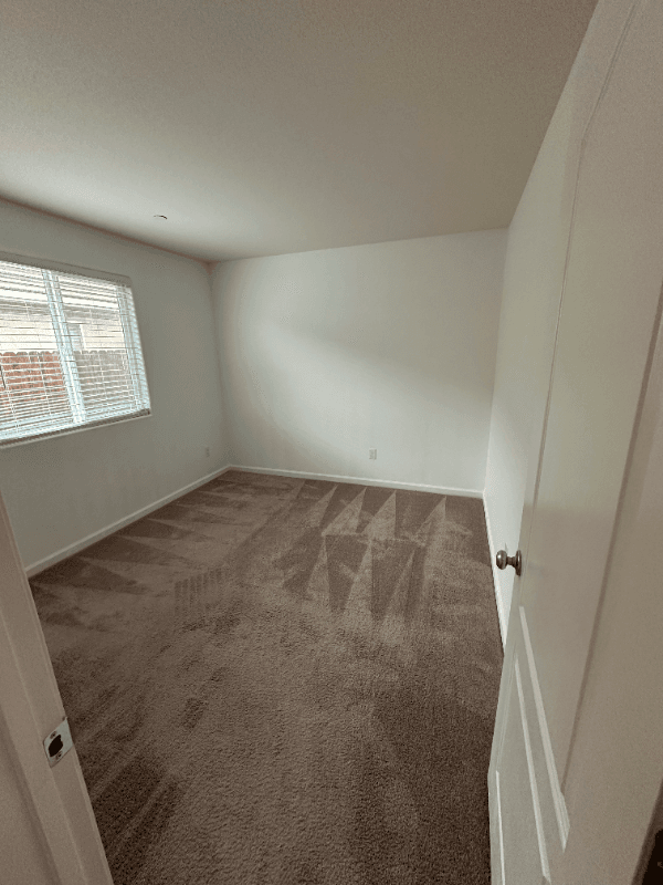 Plumas Lake Single Room: 1335 Meadow Ranch St