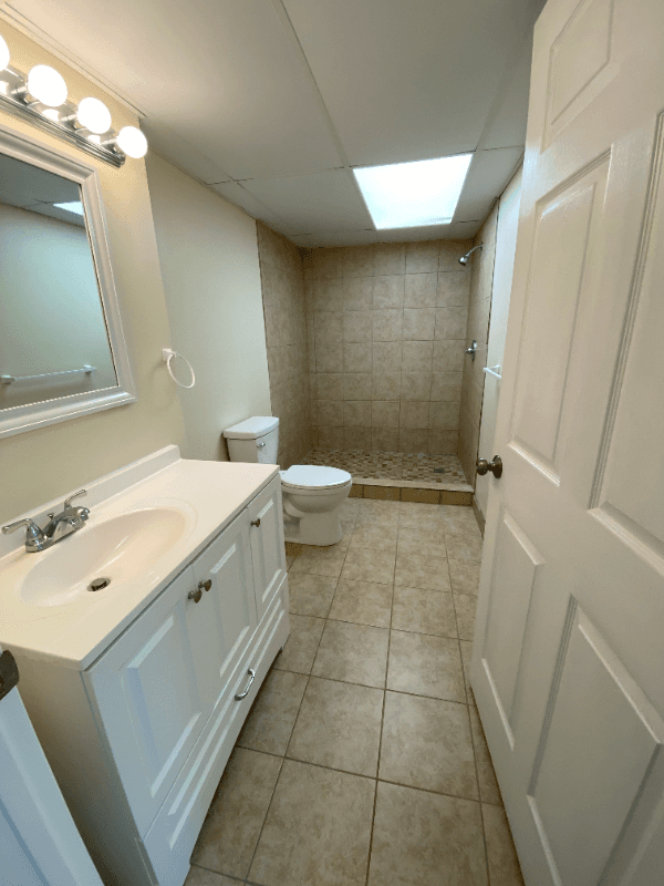 Yale Apartment: 420 North St