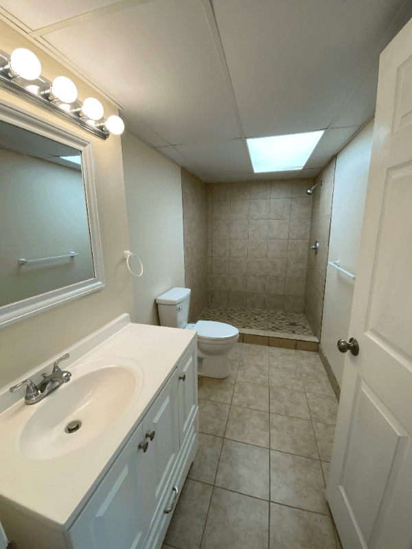 Yale Apartment: 420 North St