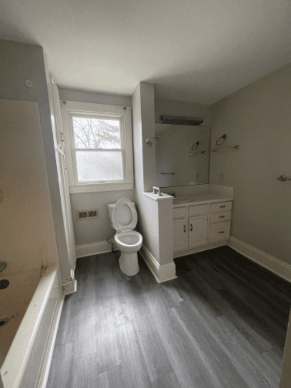 Columbus House: 3265 Milton Ave