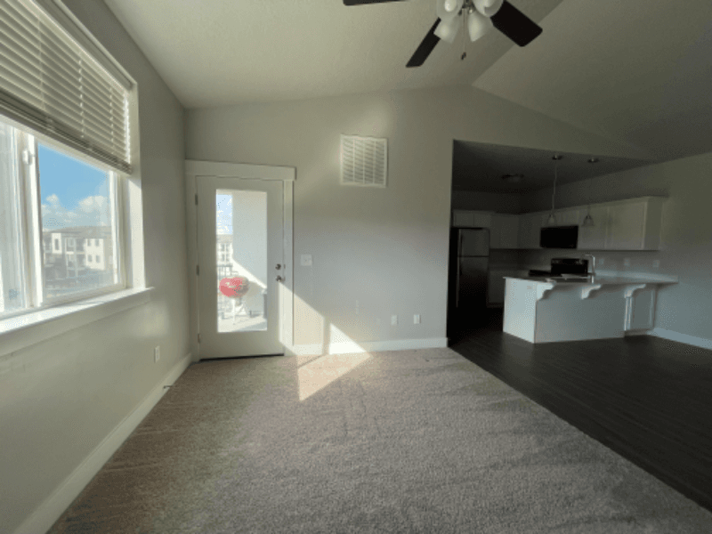 Vineyard Condo: 761 N 260 W