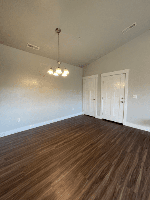 Vineyard Condo: 761 N 260 W