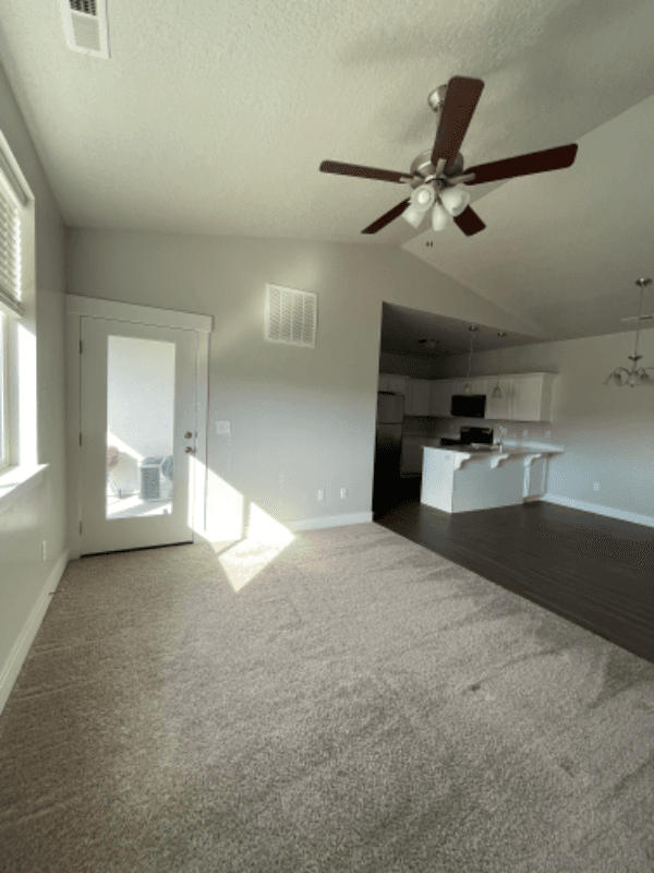 Vineyard Condo: 761 N 260 W