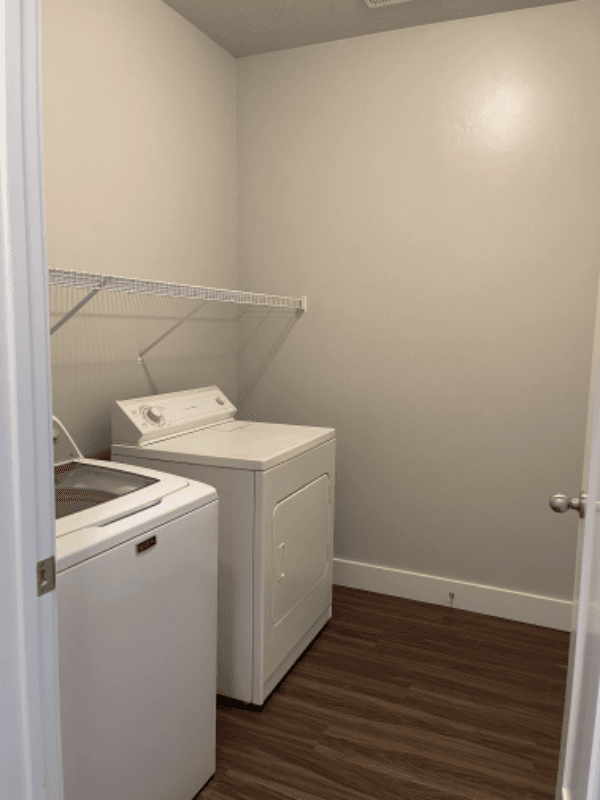 Vineyard Condo: 761 N 260 W