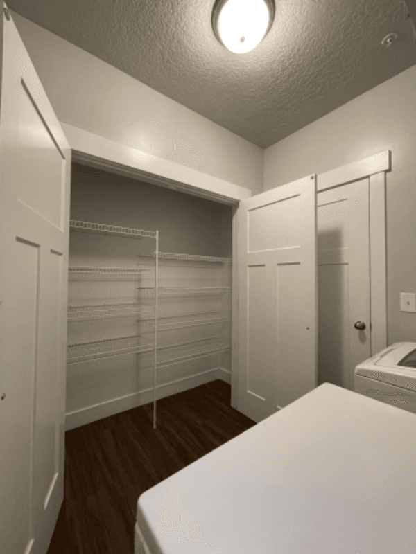 Vineyard Condo: 761 N 260 W