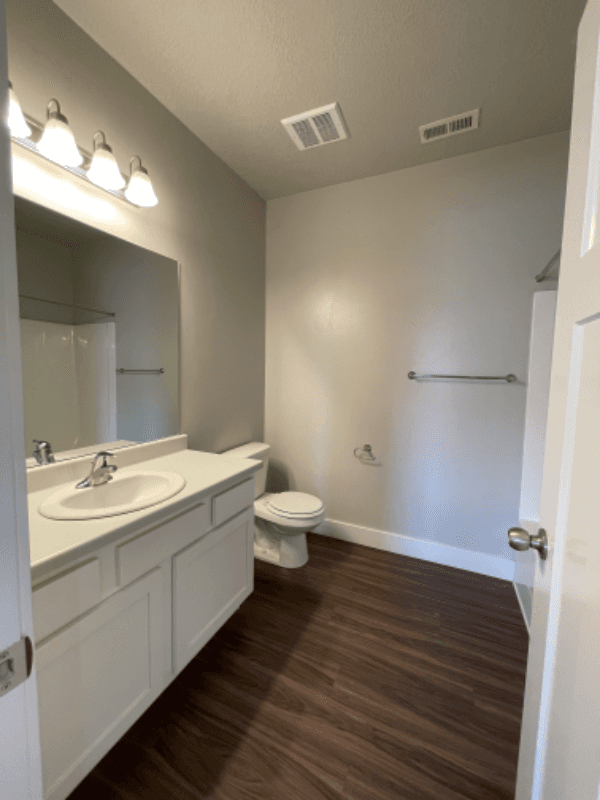 Vineyard Condo: 761 N 260 W