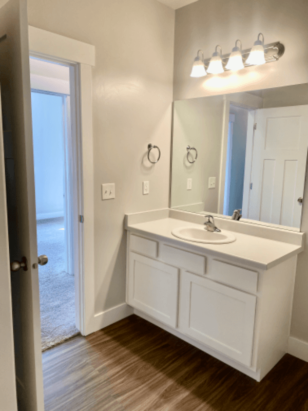Vineyard Condo: 761 N 260 W