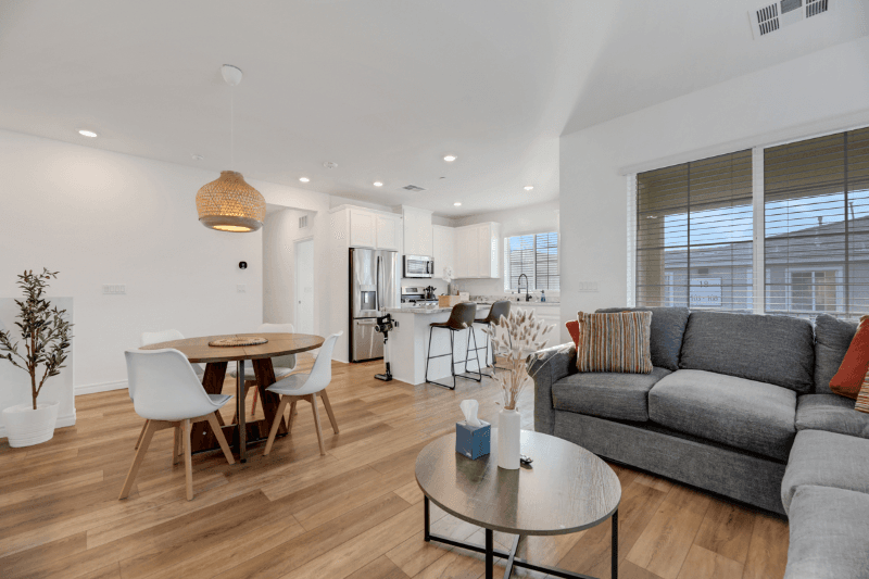 Las vegas Townhome: 20 Barbara Lane