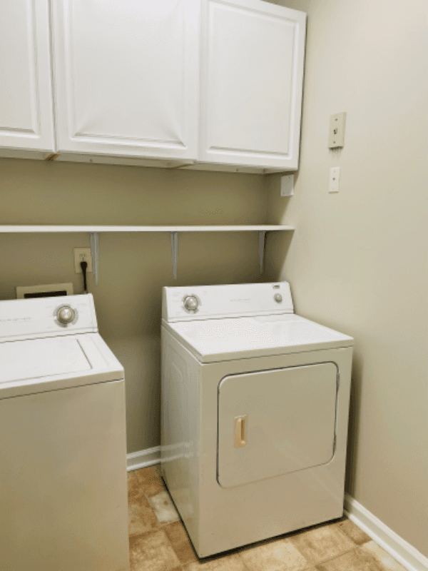 Milton House: 518 Sandringham Dr