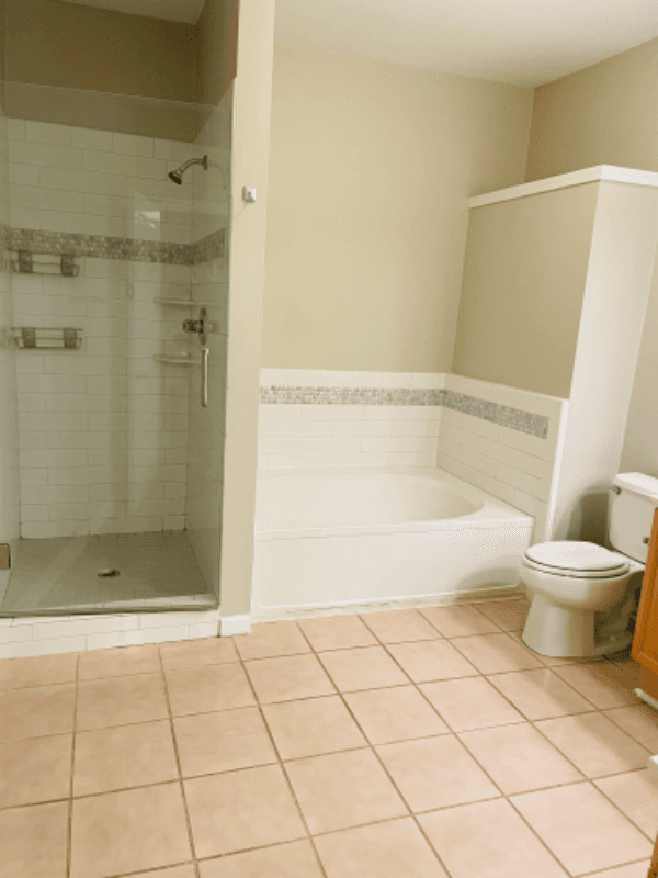 Milton House: 518 Sandringham Dr