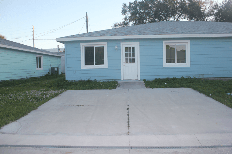 Bradenton Multiplex: 1123 8th Ave Dr E
