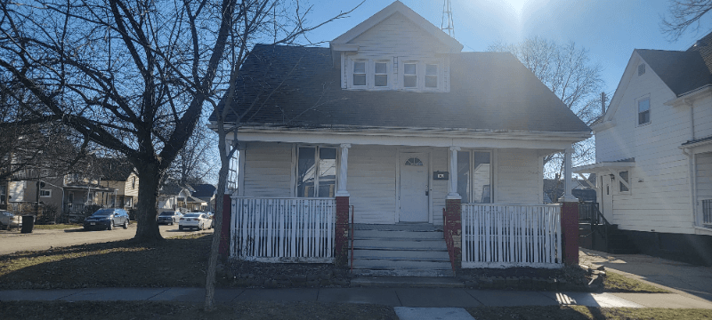 Racine House: 907 English St