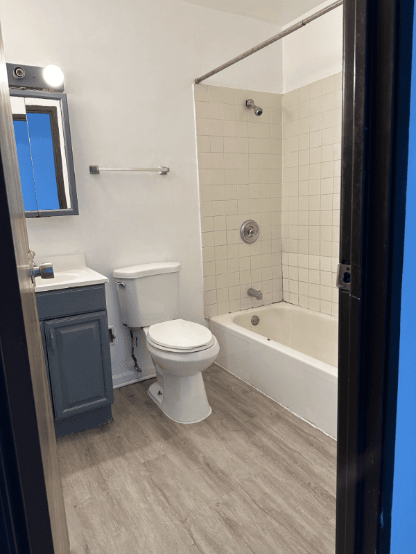 Mount Prospect Apartment: 309 West Hawthorne Circle