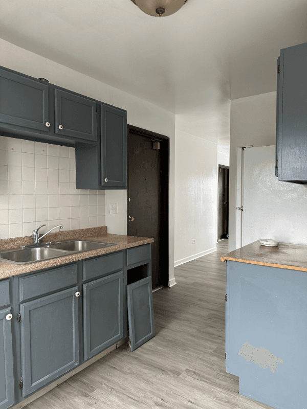 Mount Prospect Apartment: 309 West Hawthorne Circle