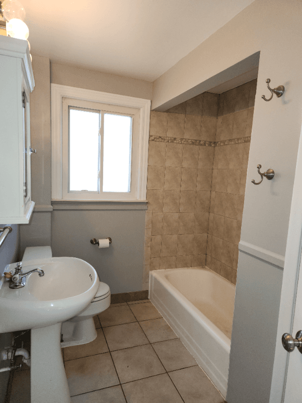Royal Oak Townhome: 214 Potter Ave