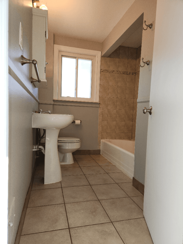 Royal Oak Townhome: 214 Potter Ave