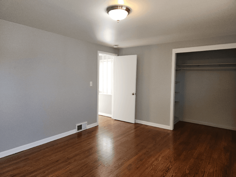 Royal Oak Townhome: 214 Potter Ave