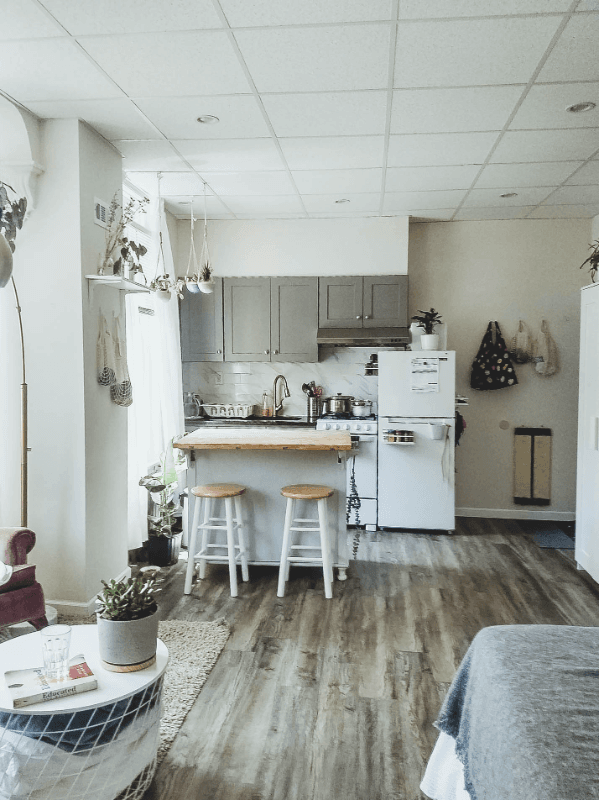 Philadelphia Apartment: 425 S 15th St #3R