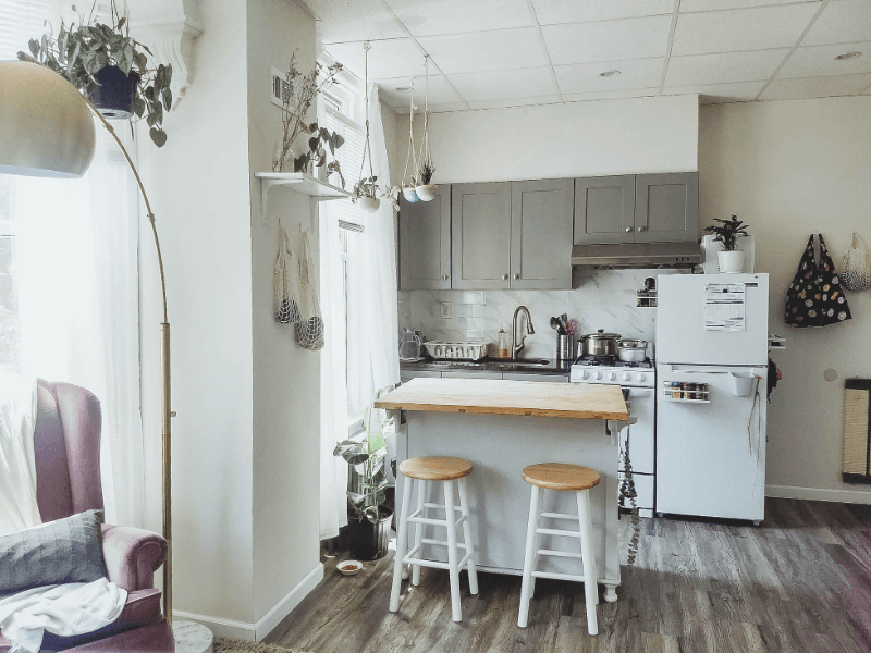 Philadelphia Apartment: 425 S 15th St #3R