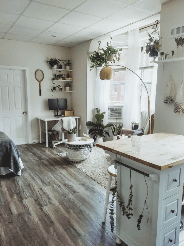 Philadelphia Apartment: 425 S 15th St #3R