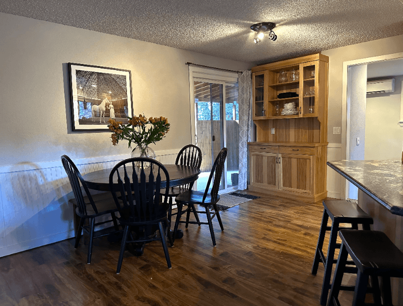 Bend House: 935 SE Douglas Street