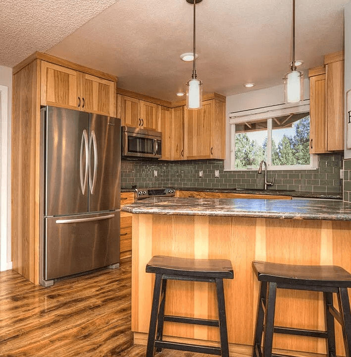Bend House: 935 SE Douglas Street