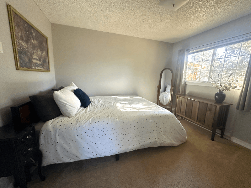 Bend House: 935 SE Douglas Street
