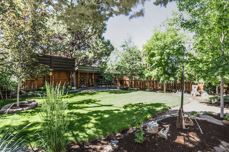 Bend House: 935 SE Douglas Street