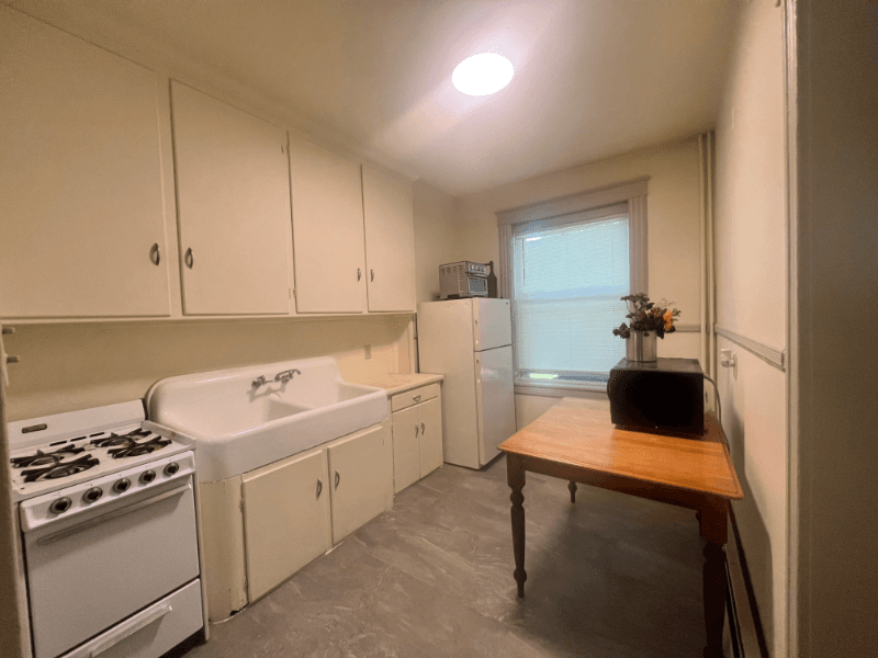 Albany Apartment: 371 Hudson Ave