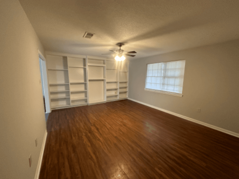 Walker House: 33230 Walker North Rd