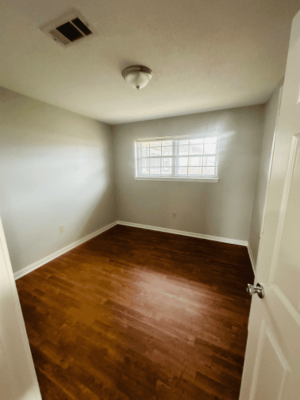 Walker House: 33230 Walker North Rd