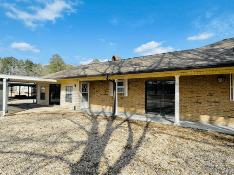 Walker House: 33230 Walker North Rd