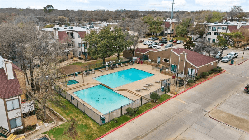 Arlington Condo: 2307 Balsam Drive