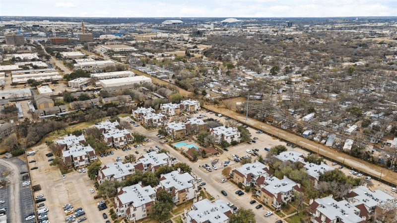 Arlington Condo: 2307 Balsam Drive