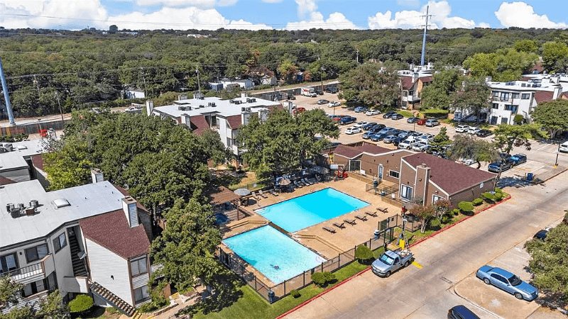 Arlington Condo: 2307 Balsam Drive
