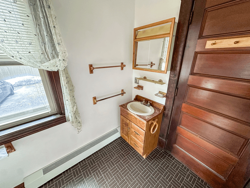 Turners Falls House: 66 Prospect St.