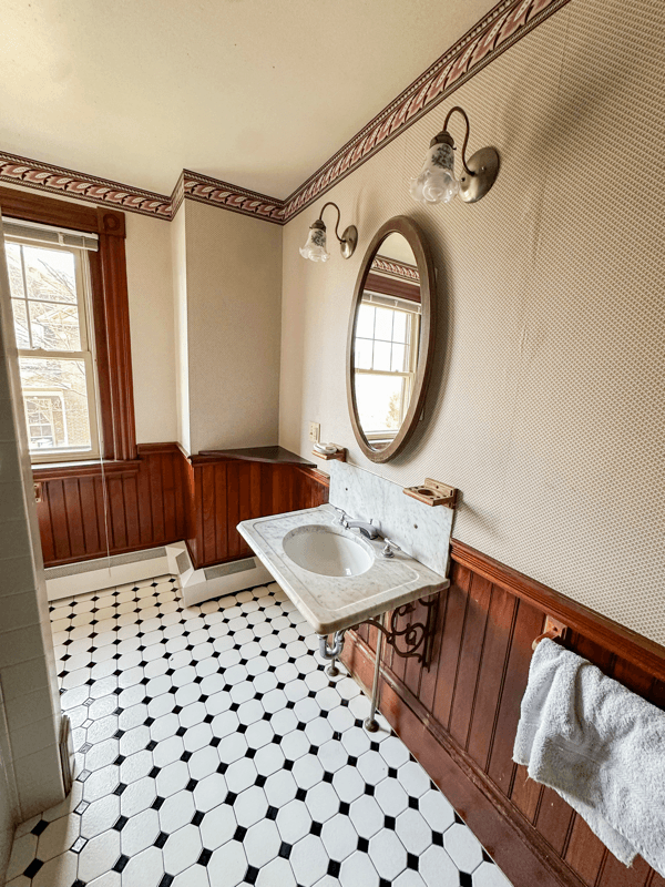 Turners Falls House: 66 Prospect St.