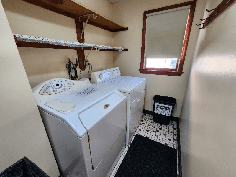 Quincy Single Room: 66 Brook St.