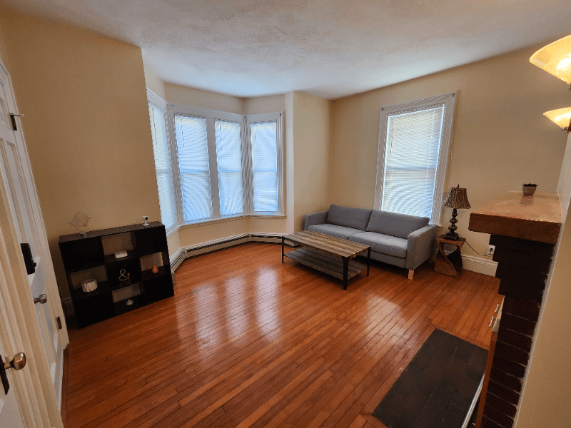 Quincy Single Room: 66 Brook St.