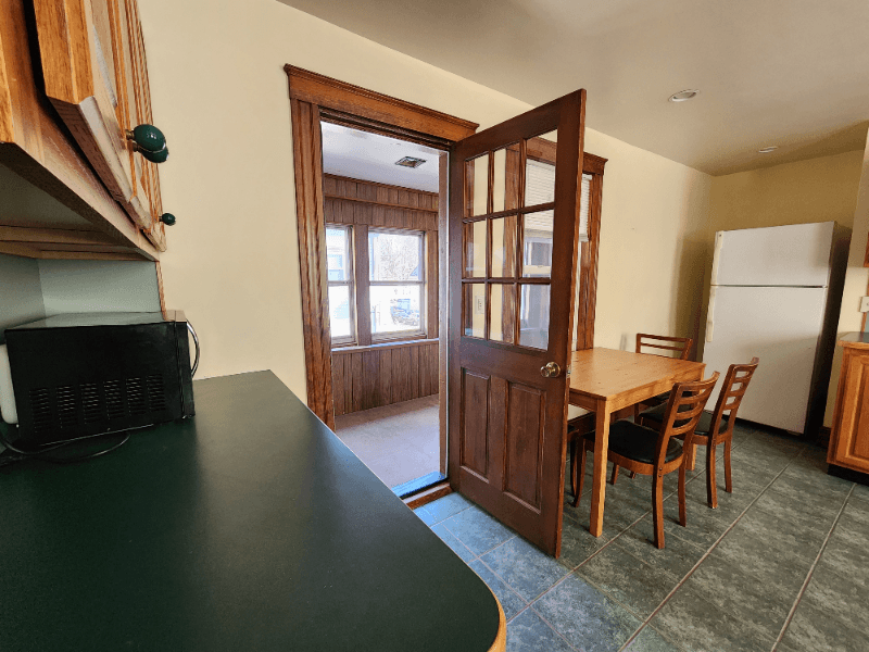 Quincy Single Room: 66 Brook St.