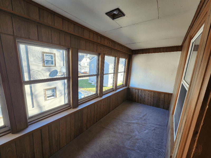 Quincy Single Room: 66 Brook St.