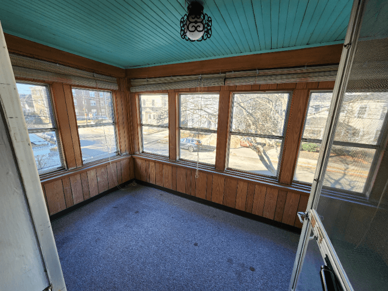 Quincy Single Room: 66 Brook St.