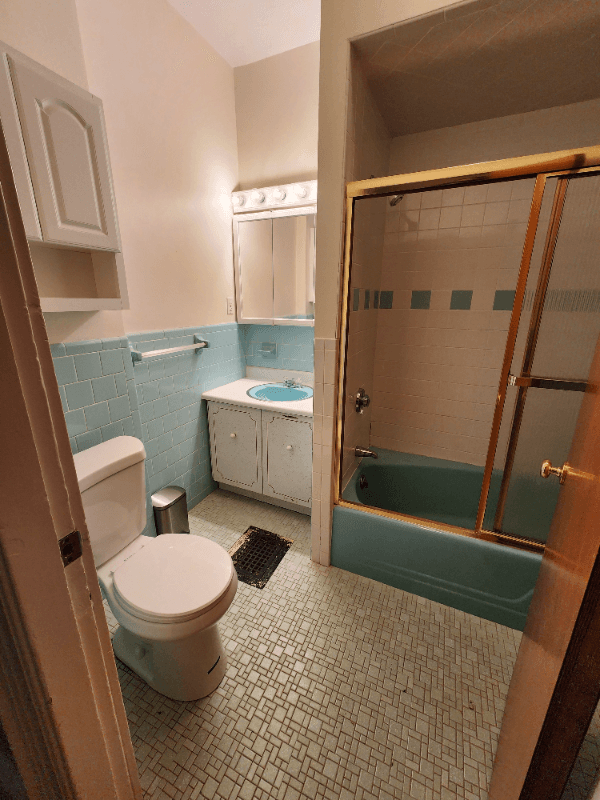 Quincy Single Room: 66 Brook St.