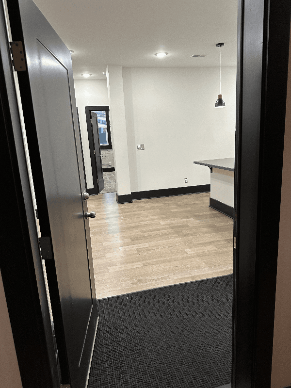 Marseilles Apartment: 430 Main St