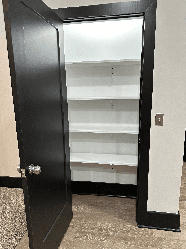 Marseilles Apartment: 430 Main St
