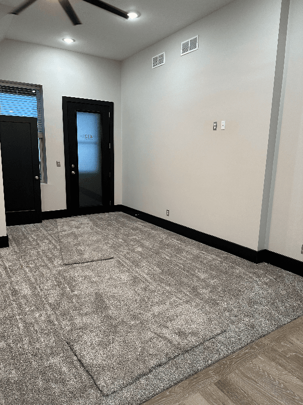 Marseilles Apartment: 430 Main St