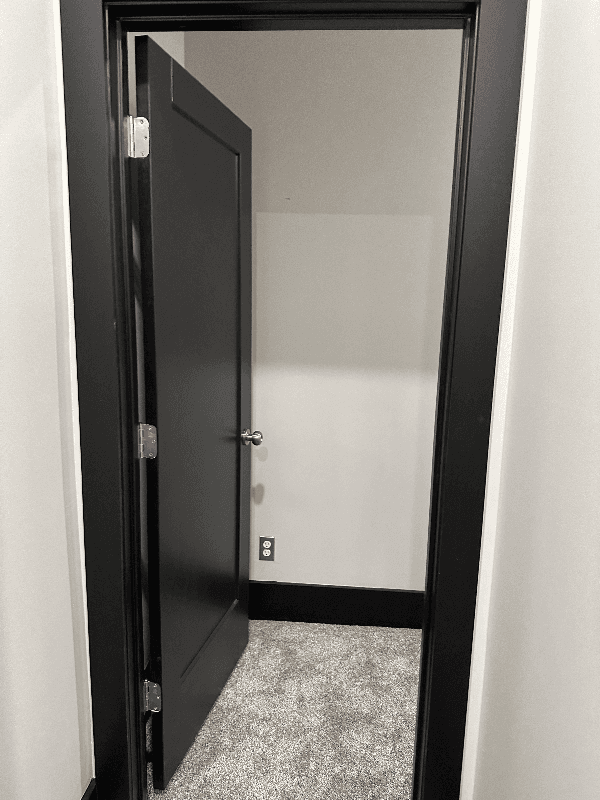 Marseilles Apartment: 430 Main St