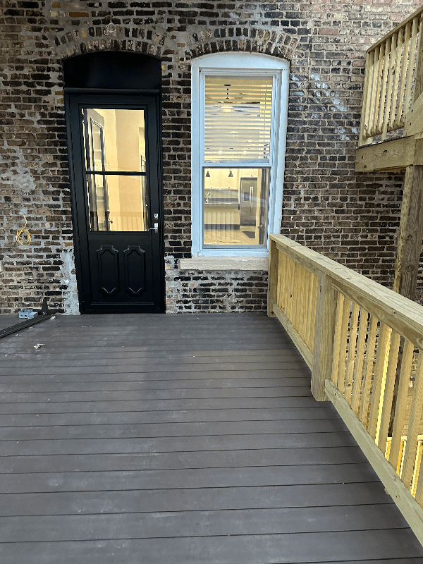 Marseilles Apartment: 430 Main St