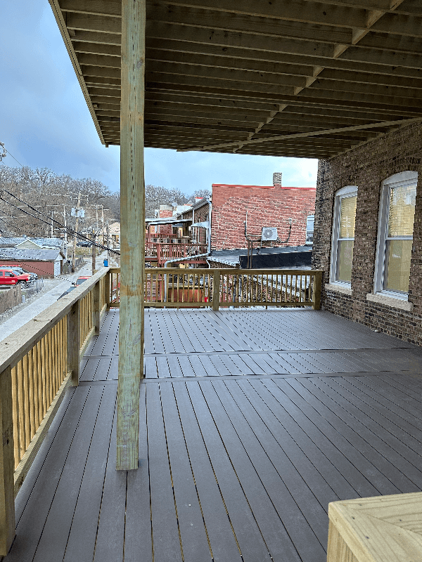 Marseilles Apartment: 430 Main St